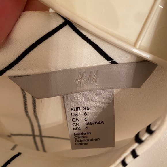 H&M White & Black Lined Plaid Blouse with Stand-up Collar - Picture 5 of 5